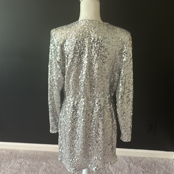 H&M Short dress in glittery, sequined mesh. - Picture 5 of 7